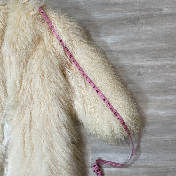 Vintage Tibet Lamb Fur Coat with Satin Lining - Rare and Pristine - Picture 16 of 16